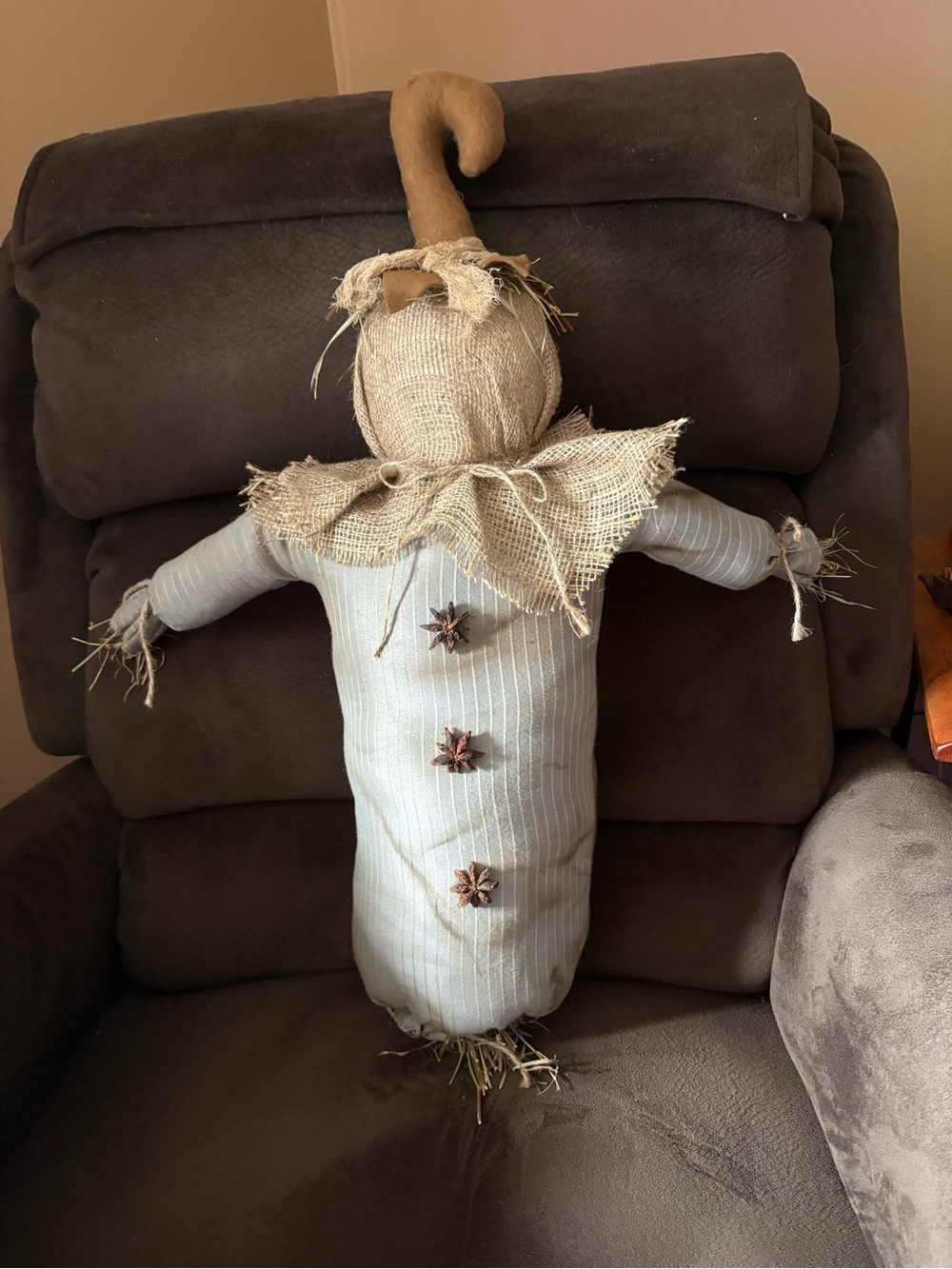 Very cute pumpkin dolls with cute buttons.